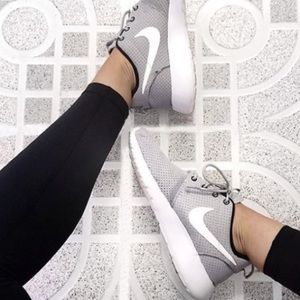 ✨7/$20 Nike Shoes!✨